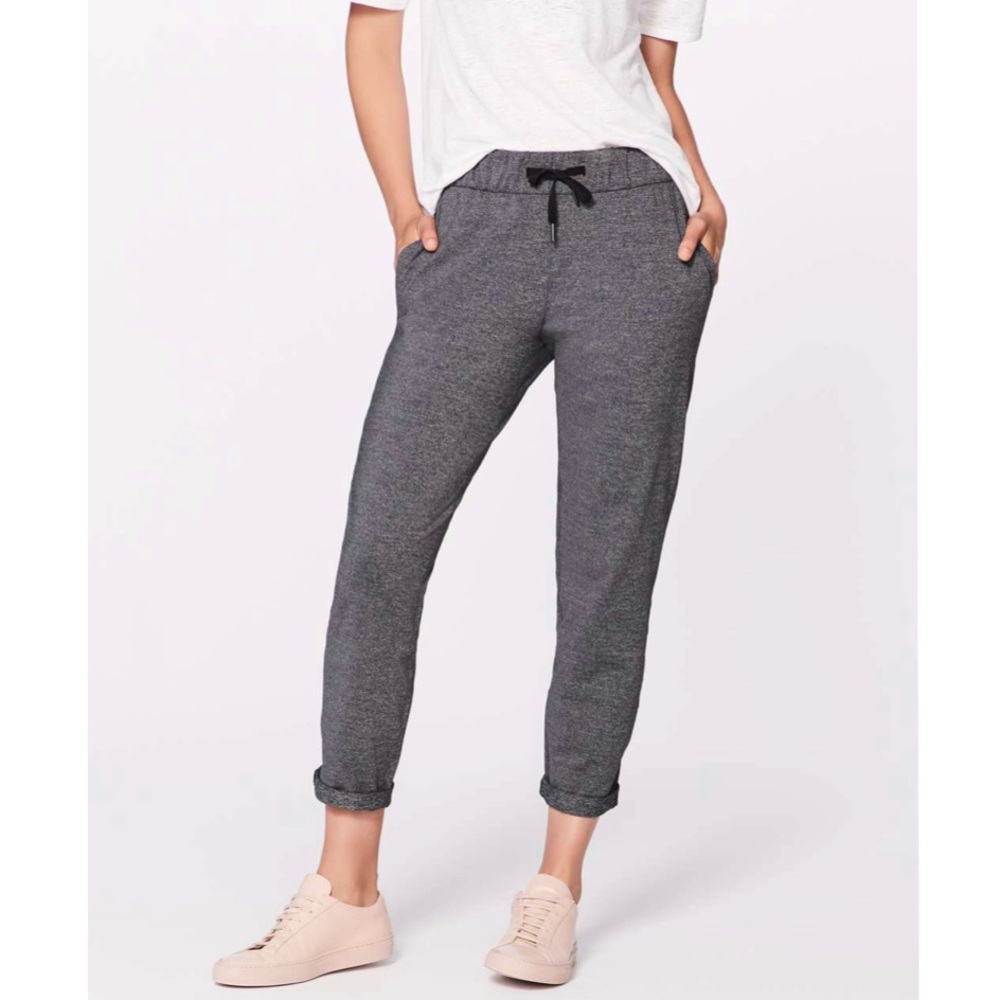 Lululemon - On The Fly Pant 28" in Heathered Black
